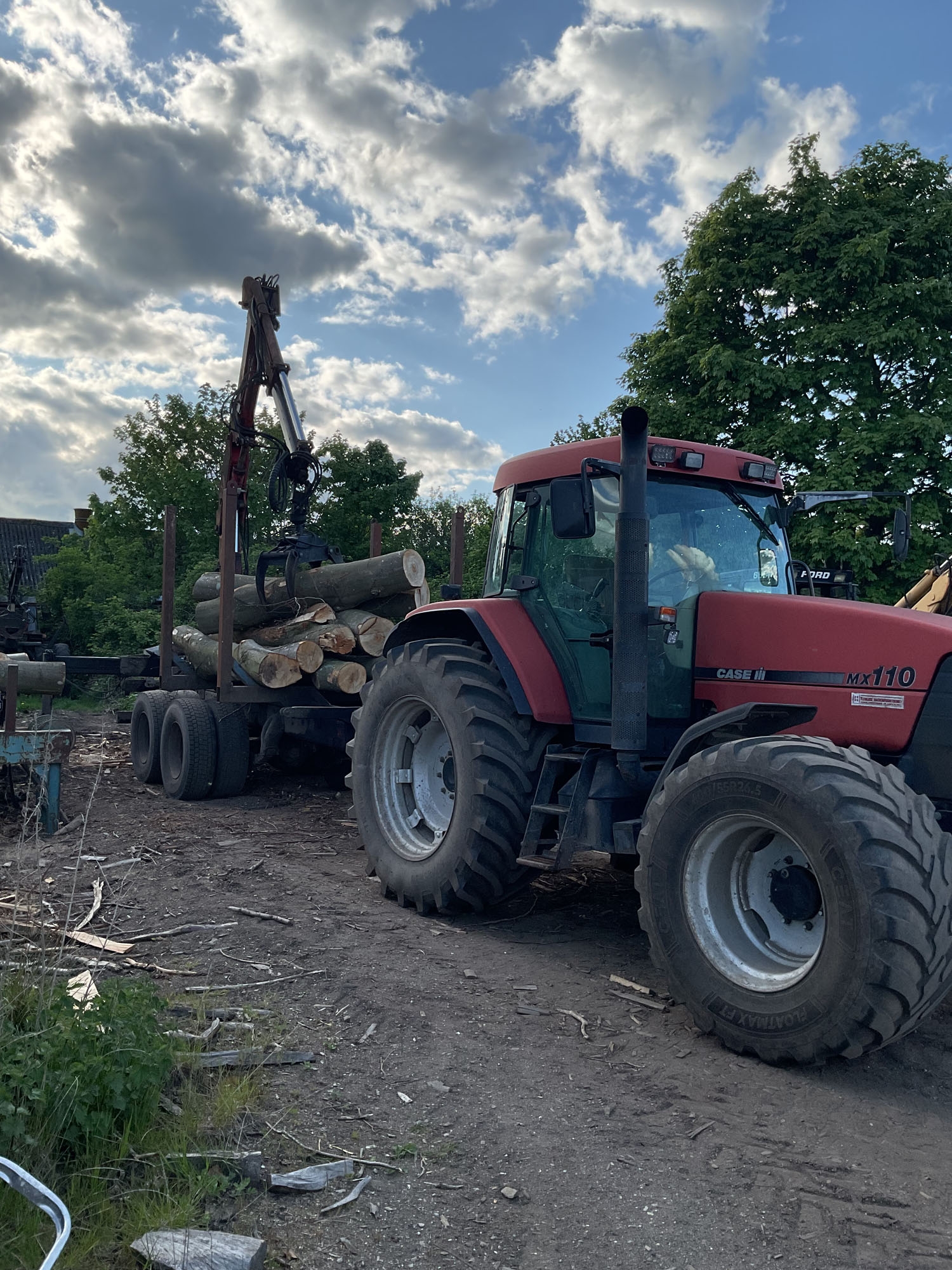 Tørt kvalitetsbrænde til salg på Sjælland